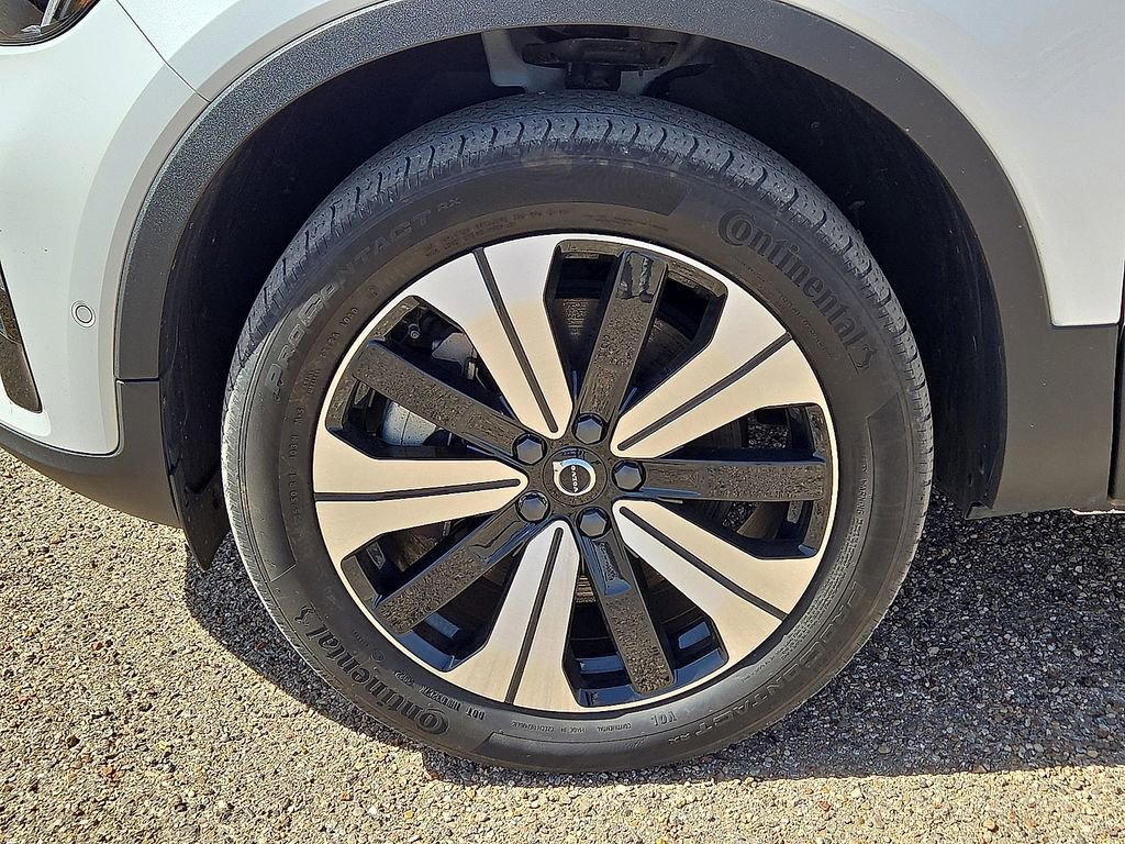 Used 2023 Volvo XC40 Recharge Plus w/ Protection Package Premier image 11