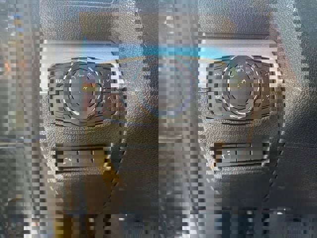 Used 2017 Ford Explorer XLT w/ Equipment Group 202A image 6