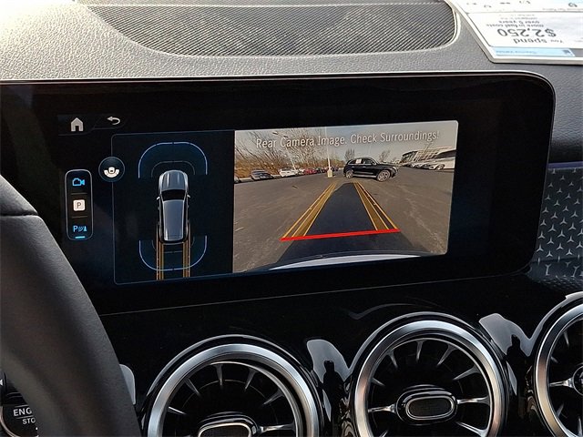 New 2025 Mercedes-Benz GLB 250 4MATIC image 16