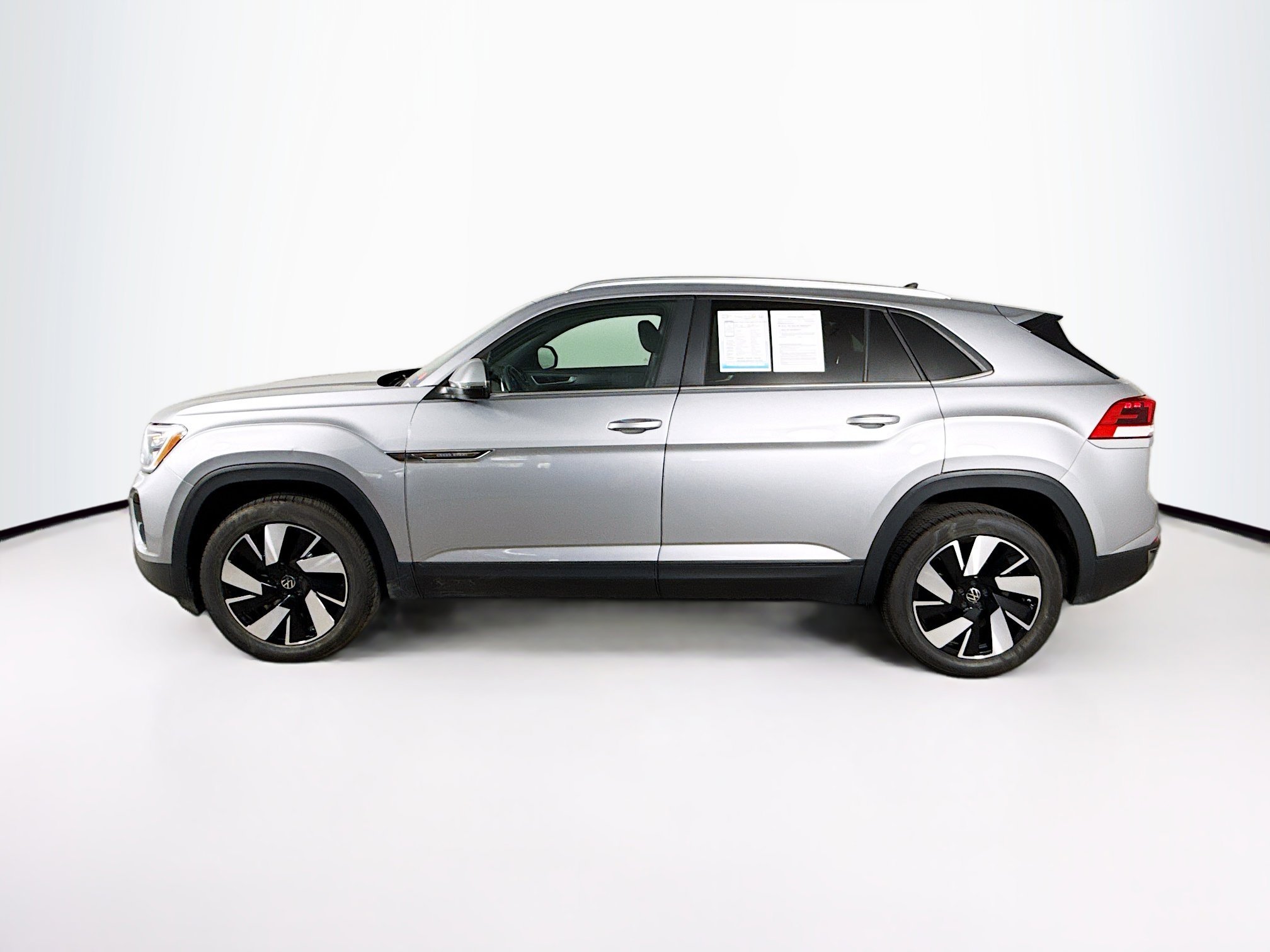 Used 2024 Volkswagen Atlas Cross Sport SE image 7