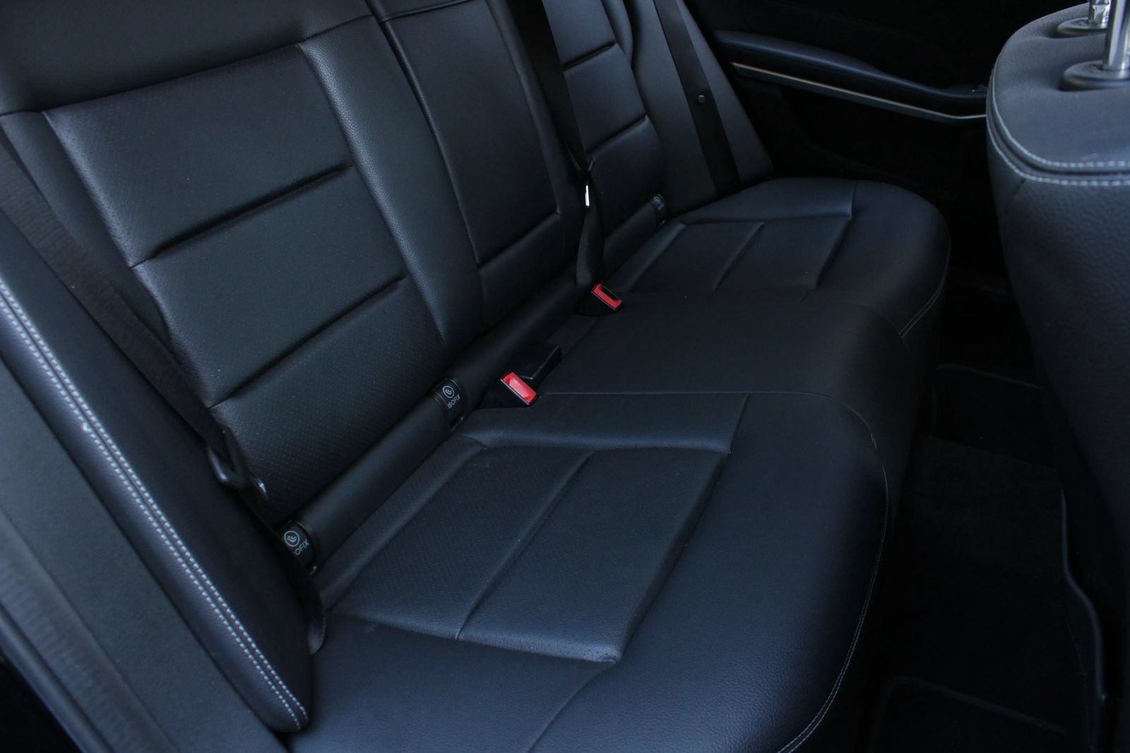 Used 2015 Mercedes-Benz E 350 4MATIC Sedan image 23