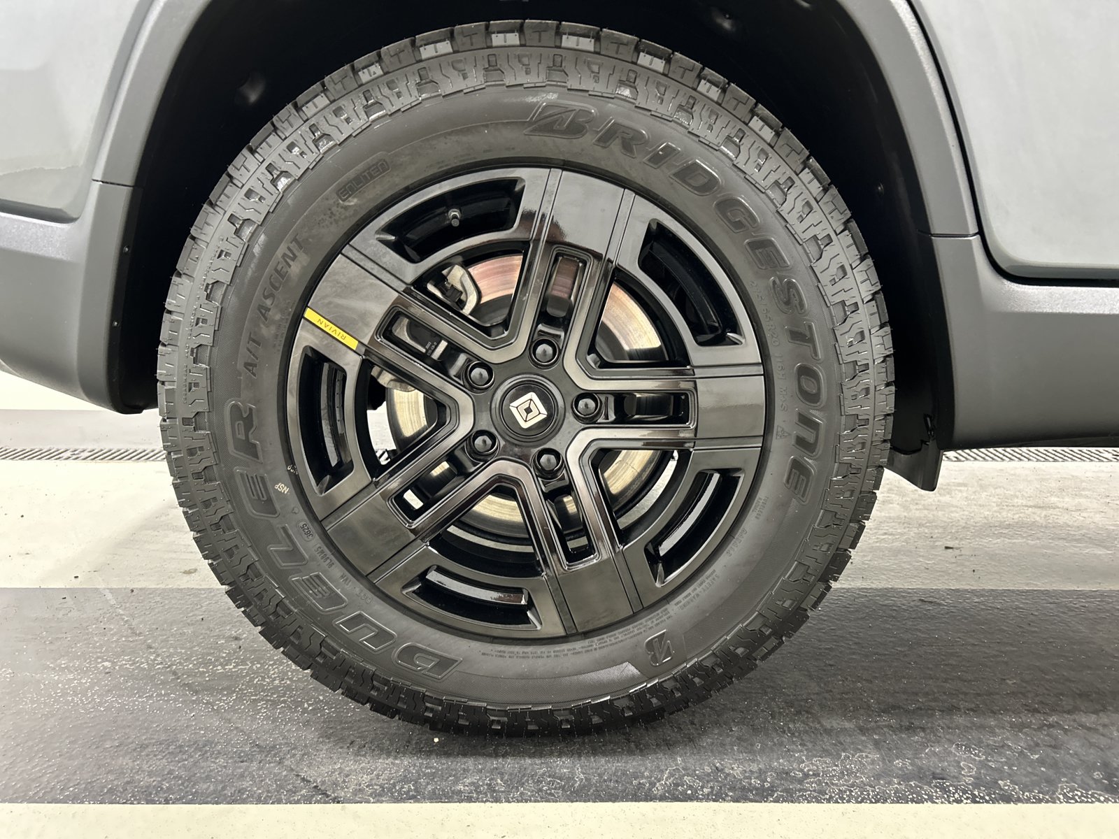 Used 2024 Rivian R1T Adventure AWD/4WD image 12