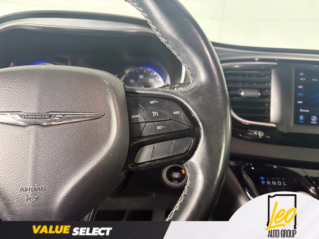 Used 2018 Chrysler Pacifica Touring Plus w/ S Appearance Package FWD image 12