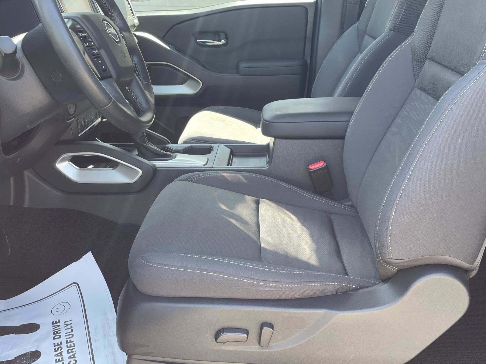 Used 2024 Nissan Frontier SV w/ SV Convenience Package image 13