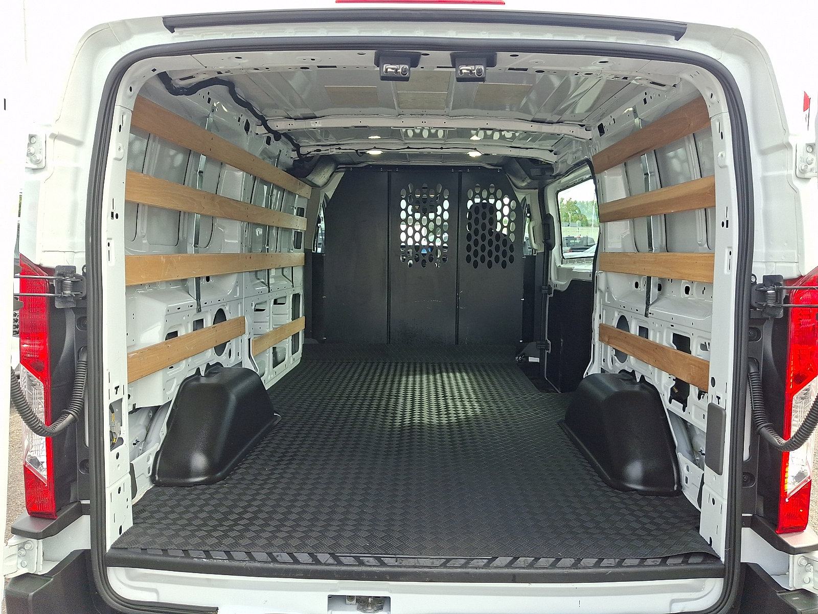 Certified 2025 Ford Transit 250 Low Roof w/ Exterior Upgrade Package RWD image 28