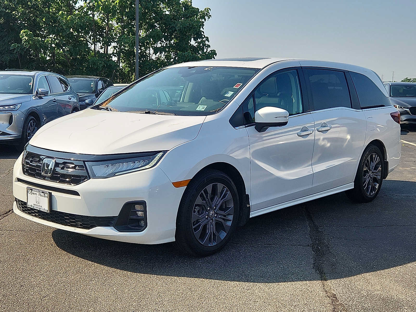Certified 2025 Honda Odyssey Touring image 3