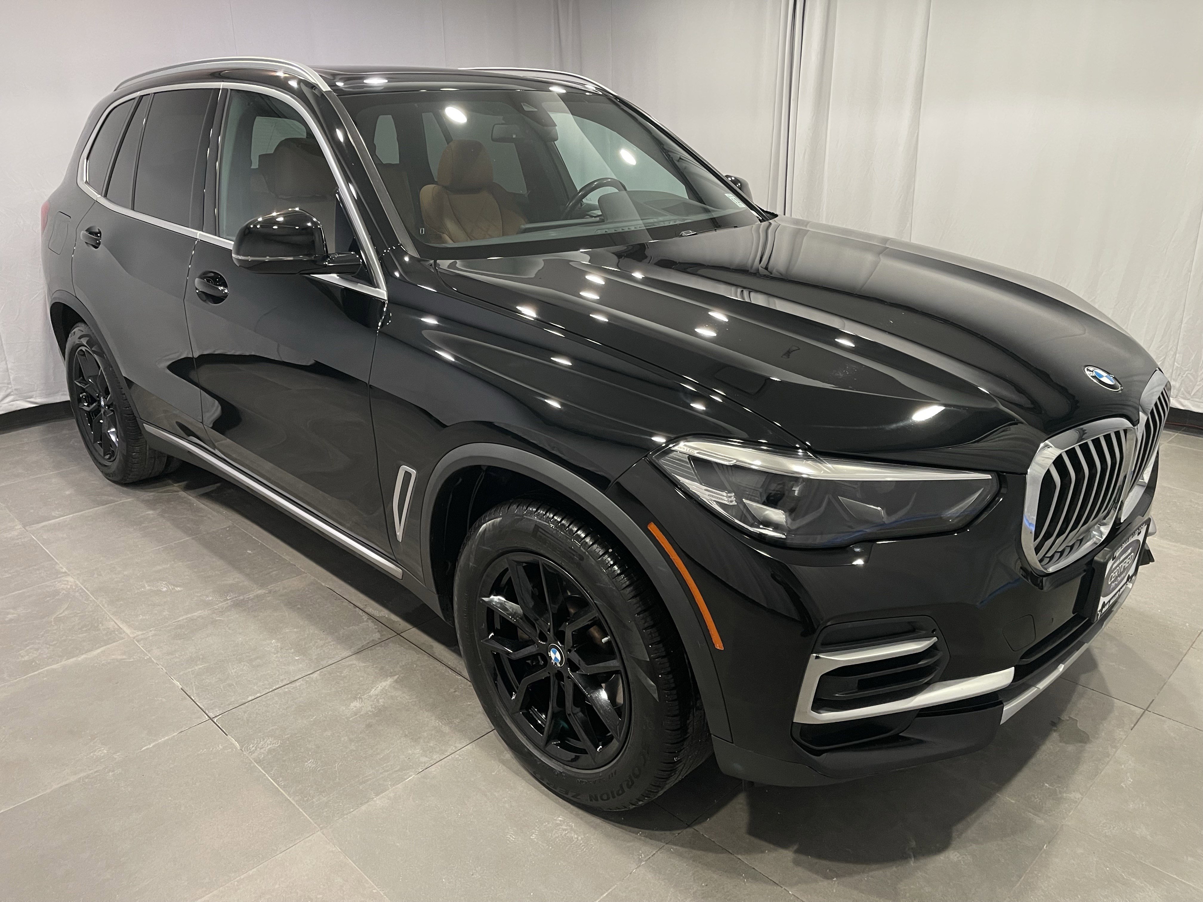 Used 2023 BMW X5 xDrive40i w/ Premium Package image 3