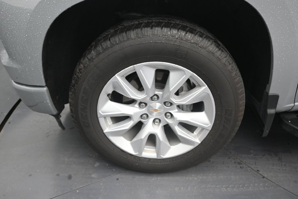 Used 2024 Chevrolet Silverado 1500 Custom RWD image 9