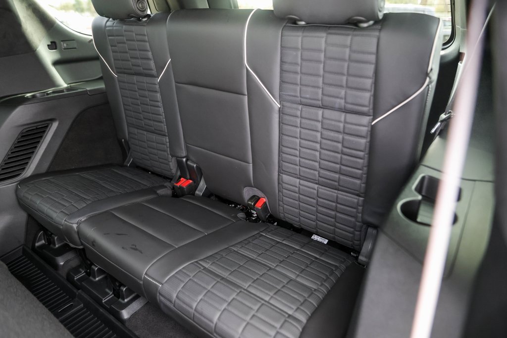 Used 2024 Cadillac Escalade Premium Luxury Platinum image 26