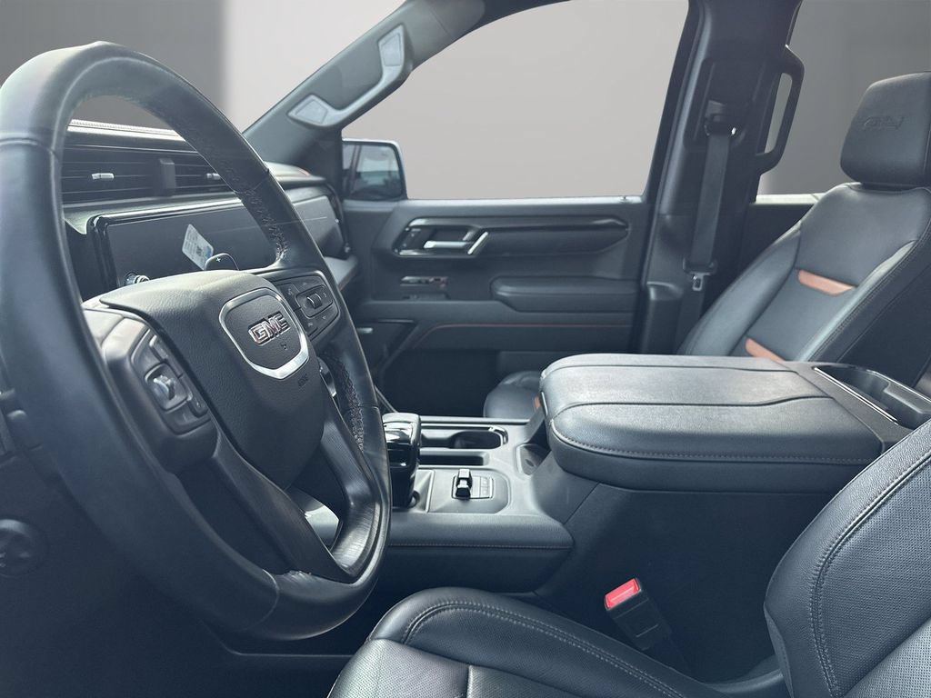 Used 2023 GMC Sierra 1500 AT4 w/ Technology Package AWD/4WD image 11