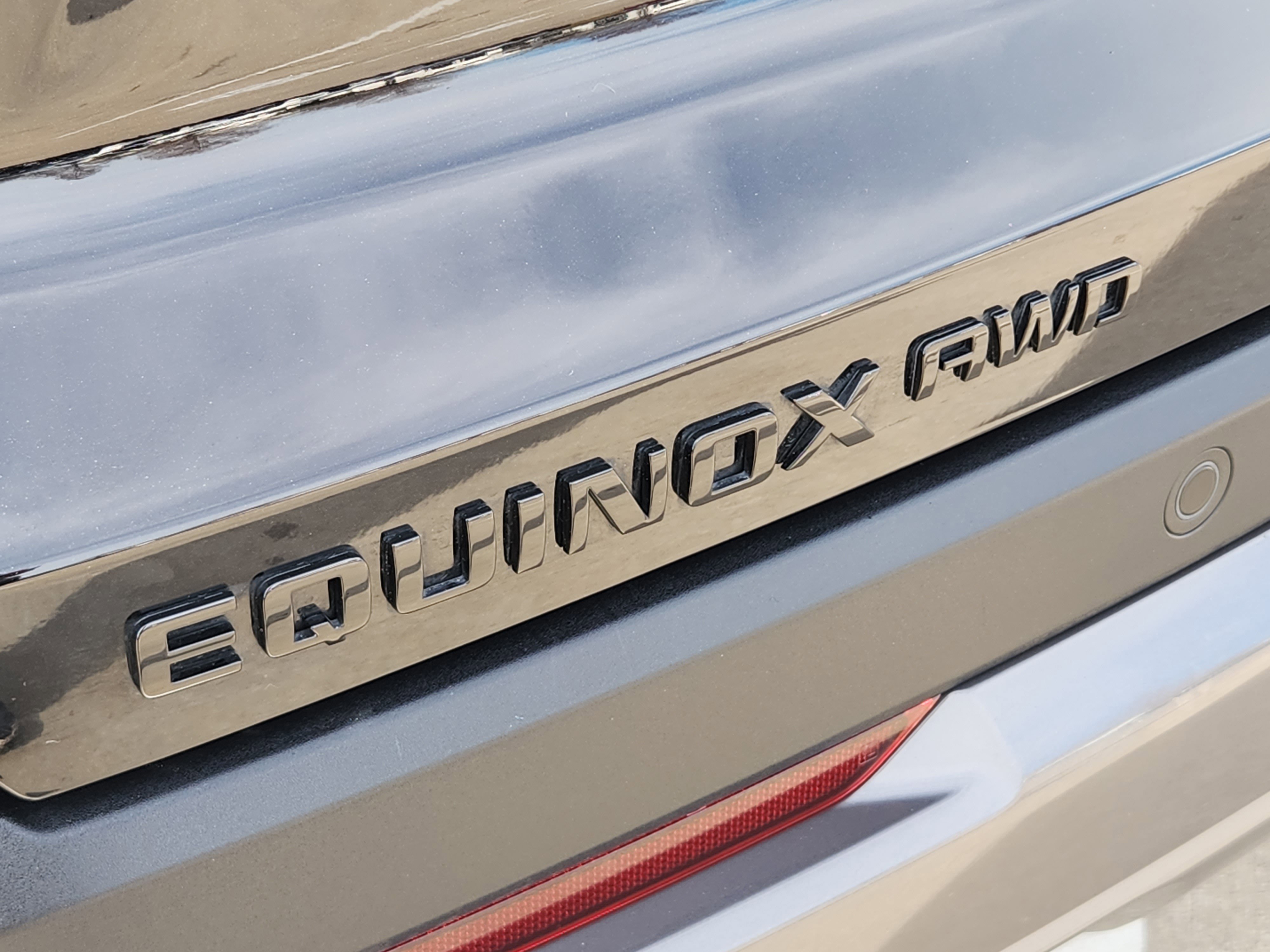 Used 2025 Chevrolet Equinox ACTIV w/ Safety and Technology Package image 14