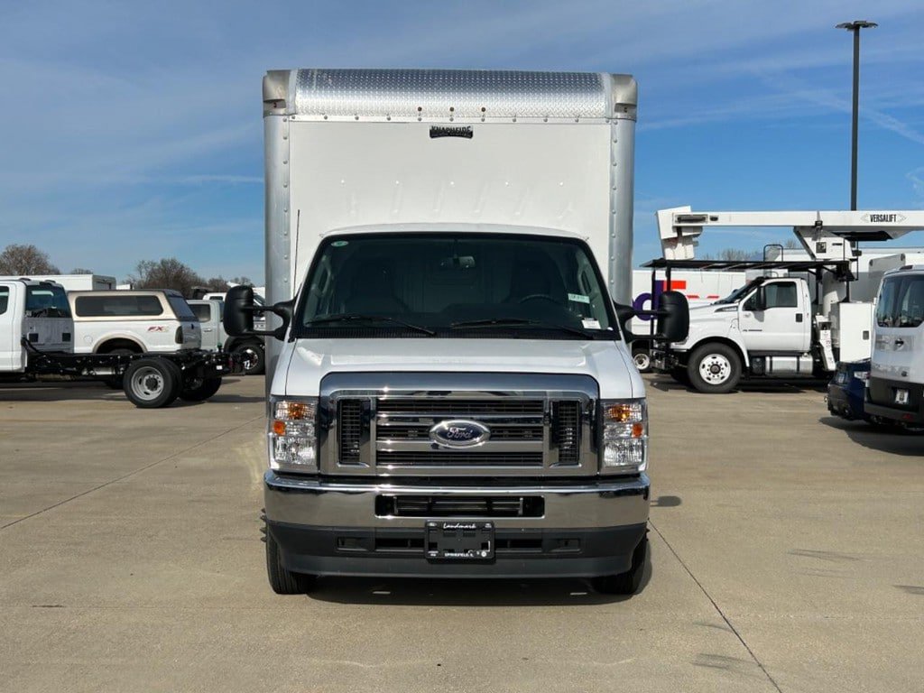 Used 2024 Ford E-350 and Econoline 350 Super Duty w/ Power Windows & Locks Group RWD image 5
