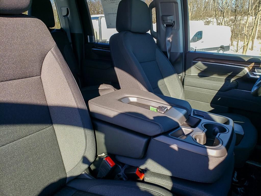 New 2026 Chevrolet Silverado 3500 LT w/ Snow Plow Prep/Camper Package image 30