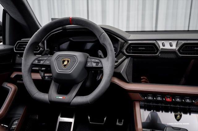 Used 2025 Lamborghini Urus SE AWD/4WD image 36