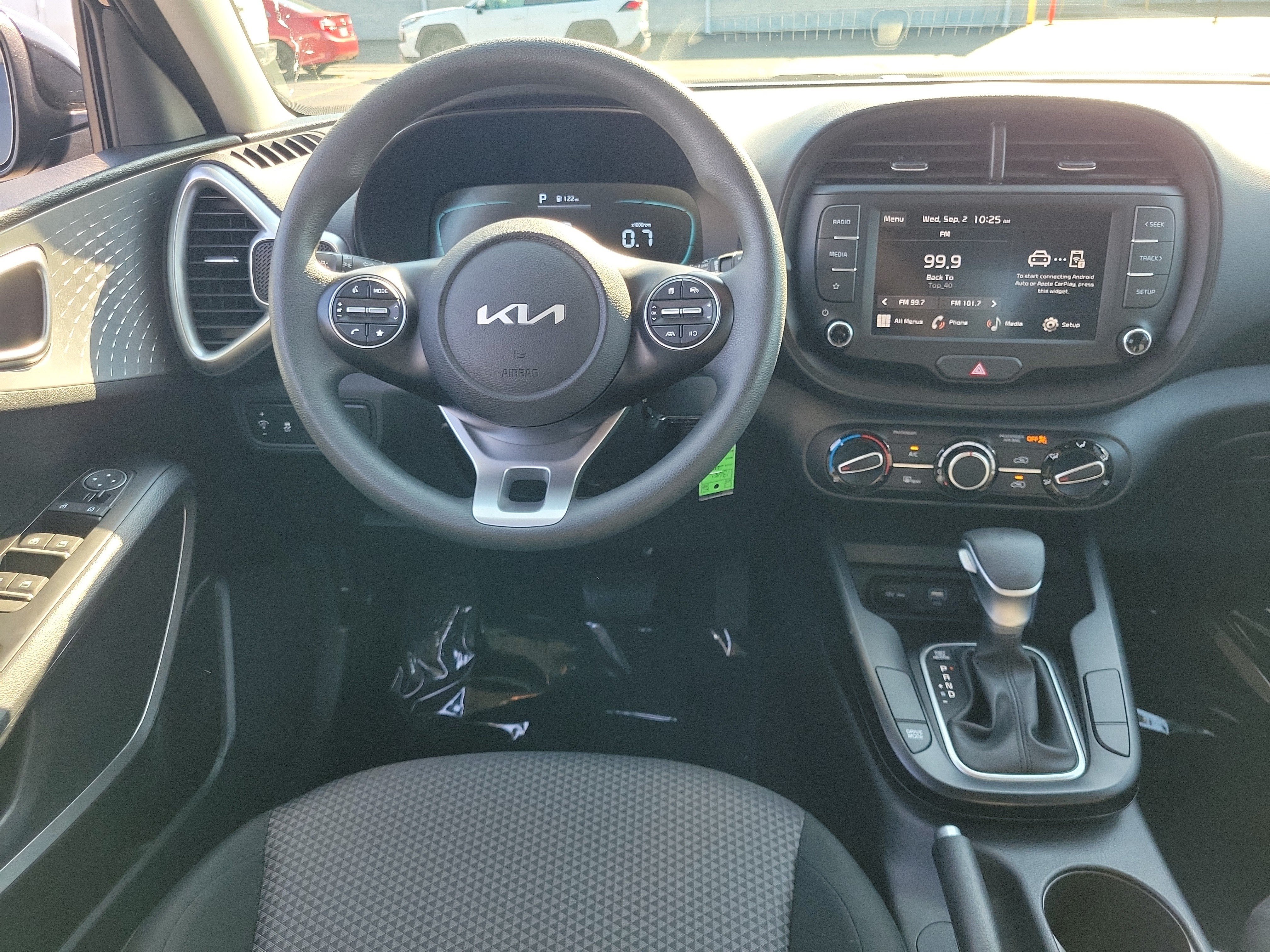 Used 2025 Kia Soul LX FWD image 10