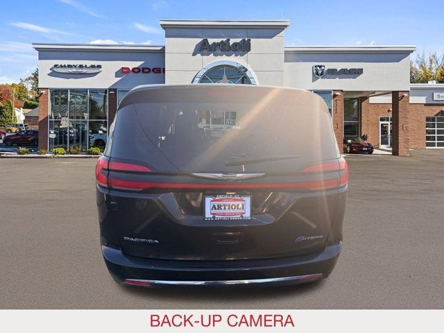 Certified 2023 Chrysler Pacifica Touring-L FWD image 6