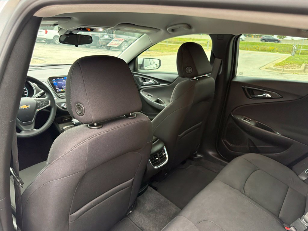 Used 2021 Chevrolet Malibu LT FWD image 14