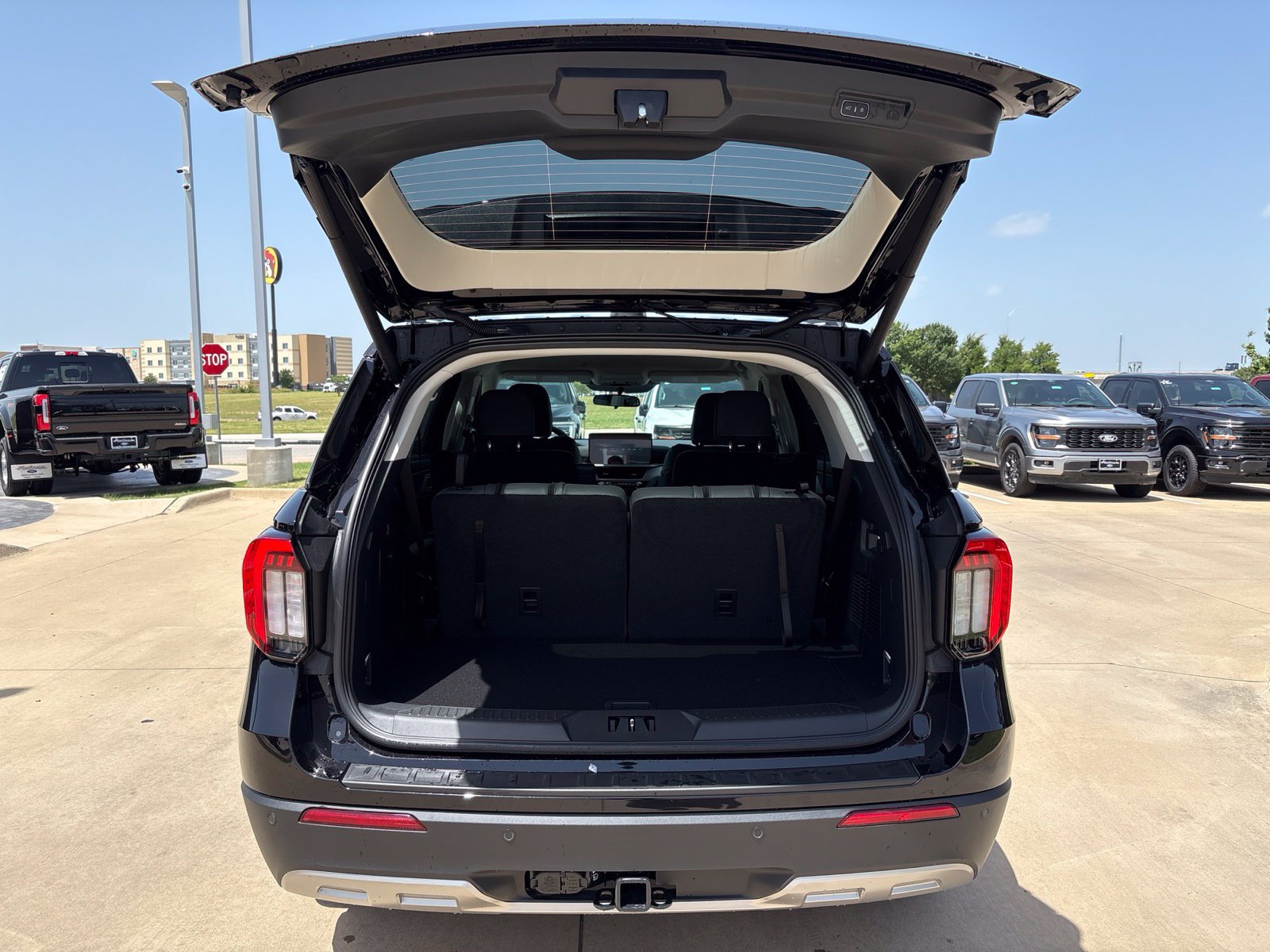 New 2026 Ford Explorer Active w/ Active Comfort Package RWD image 5