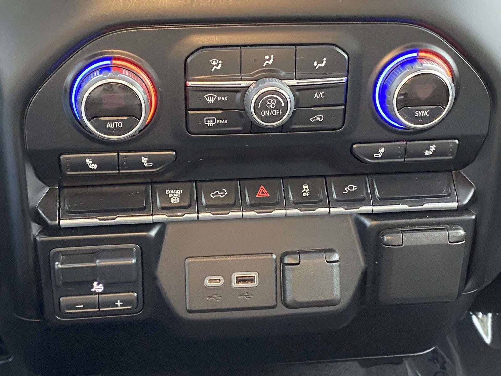 Used 2022 Chevrolet Silverado 2500 LT w/ Fleet Comfort Package image 27