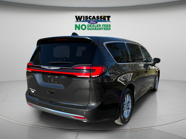 Used 2024 Chrysler Pacifica Touring-L FWD image 30