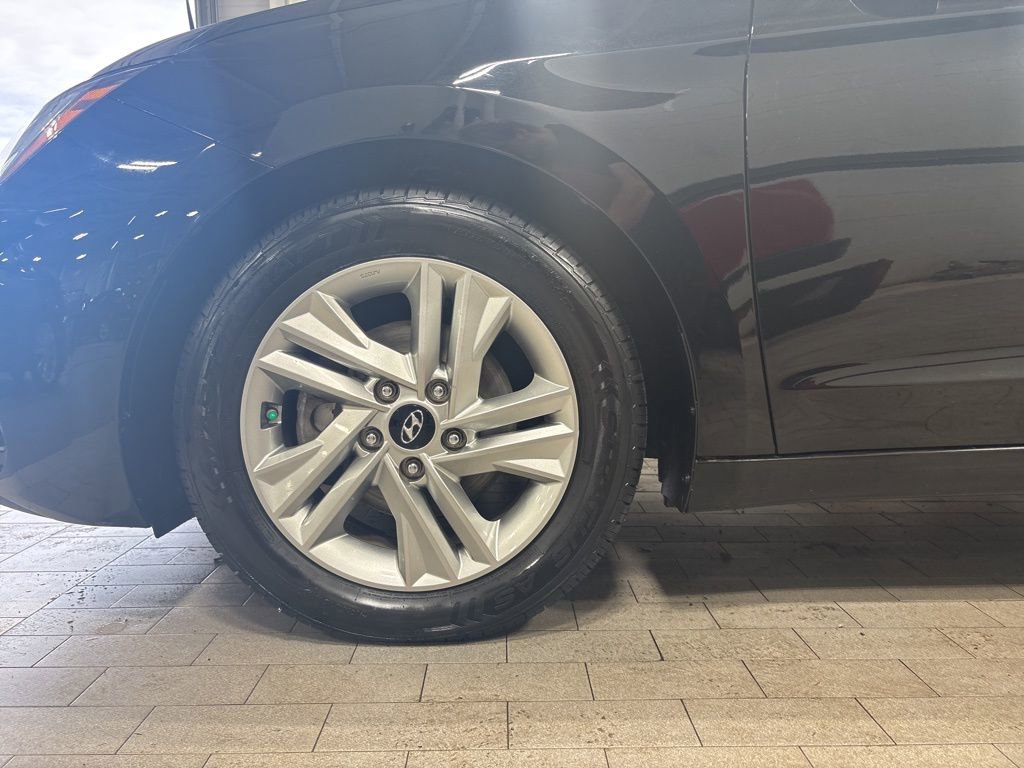 Used 2020 Hyundai Elantra SEL image 16