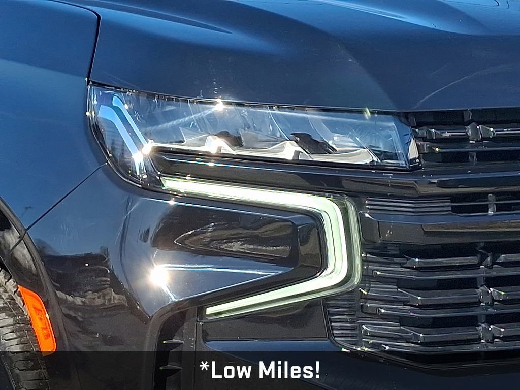 Used 2023 Chevrolet Suburban RST w/ Sport Performance Package AWD/4WD image 11