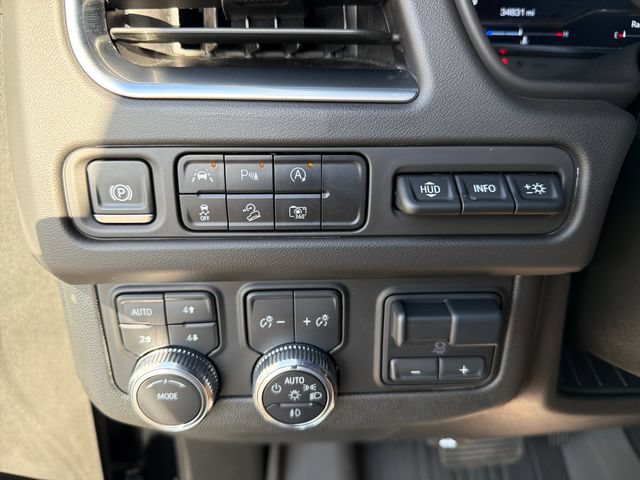 Used 2024 GMC Yukon AT4 w/ Technology Package AWD/4WD image 16