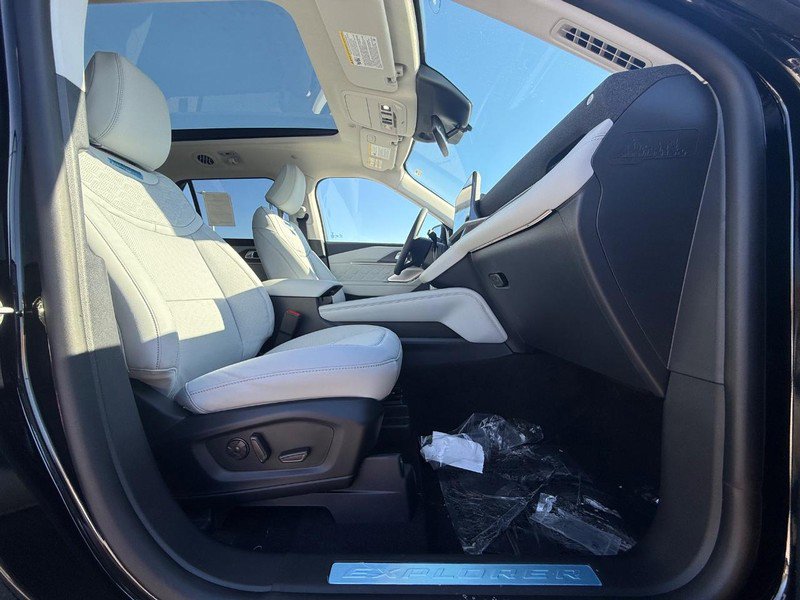 New 2026 Ford Explorer Platinum image 13