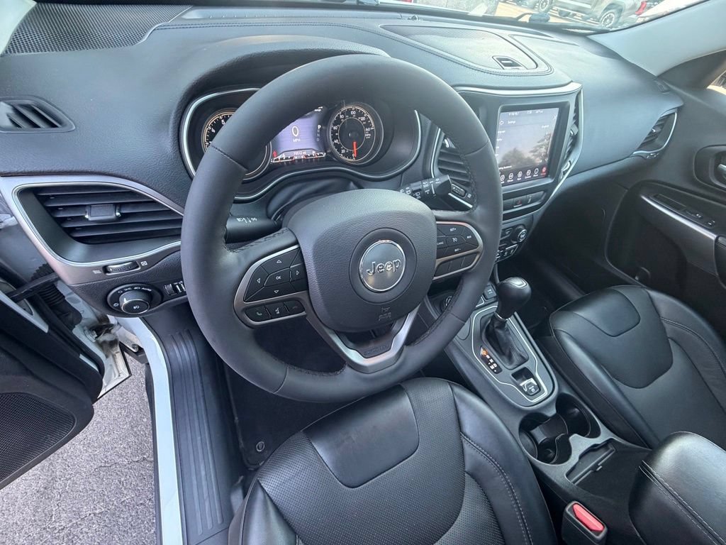Used 2022 Jeep Cherokee Latitude Lux w/ Sun & Sound Group AWD/4WD image 18