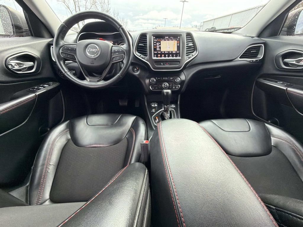 Used 2019 Jeep Cherokee Trailhawk w/ Cold Weather Group image 18