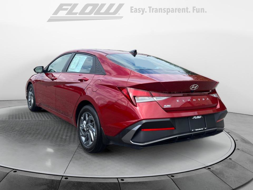 Used 2024 Hyundai Elantra SEL FWD image 6