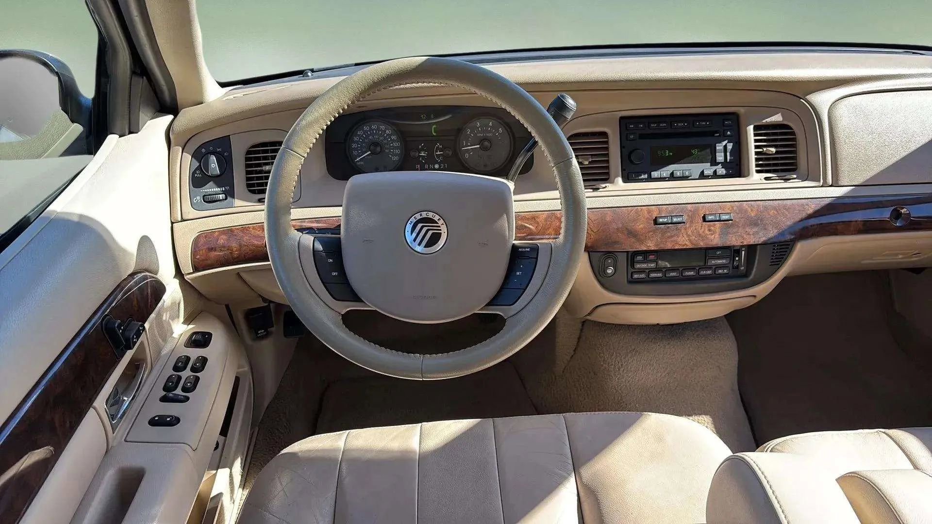 Used 2007 Mercury Grand Marquis LS image 27