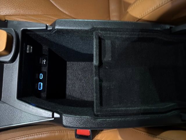 Used 2021 Toyota Avalon Limited image 27