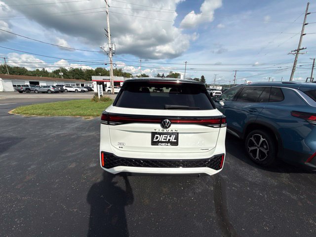 New 2026 Volkswagen Tiguan SE R-Line AWD/4WD image 6