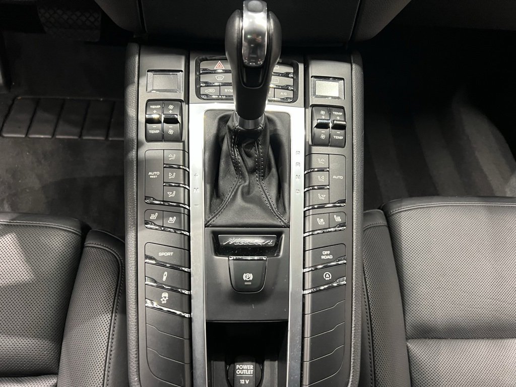 Used 2015 Porsche Macan S image 40