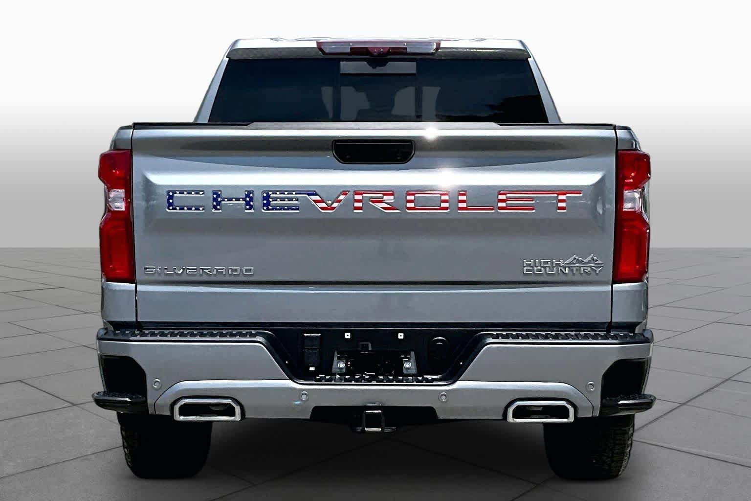 Used 2024 Chevrolet Silverado 1500 High Country w/ Technology Package AWD/4WD image 5
