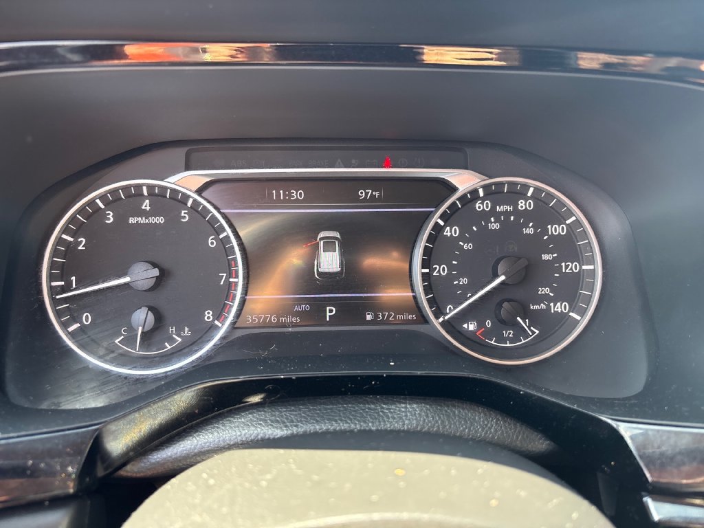 Used 2023 Nissan Pathfinder SL AWD/4WD image 11