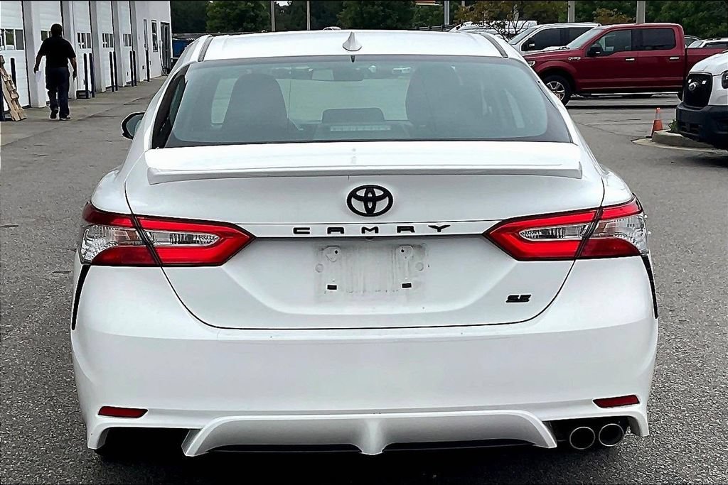 Used 2020 Toyota Camry SE FWD image 5