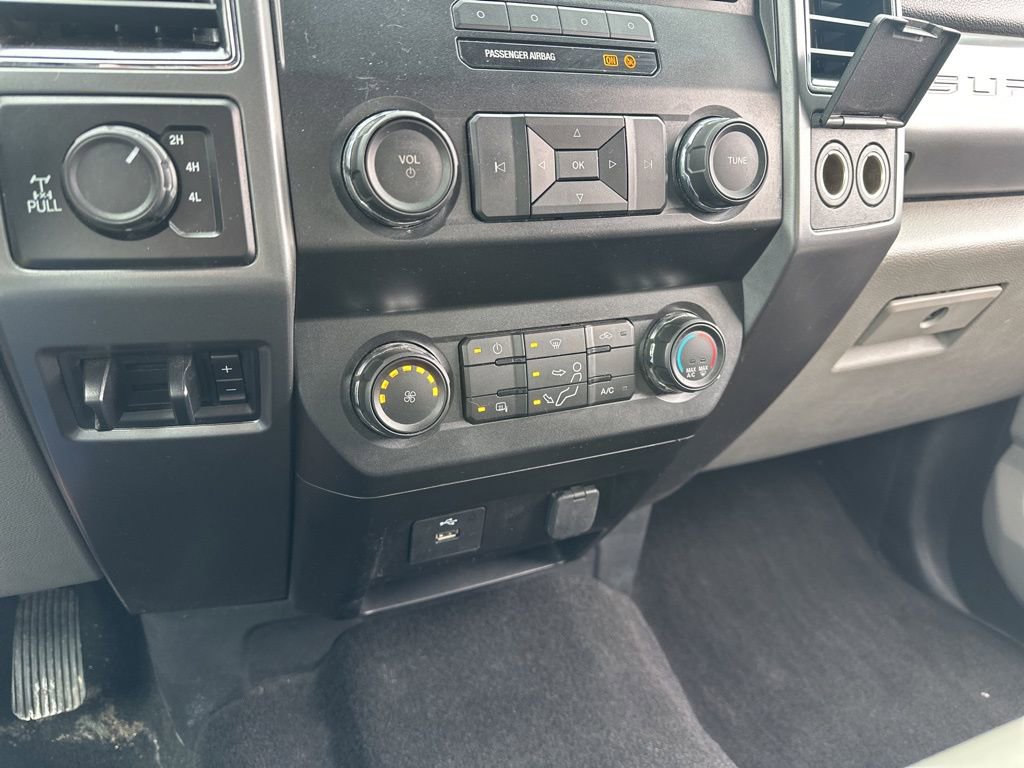 Used 2019 Ford F250 XLT w/ XLT Value Package image 42