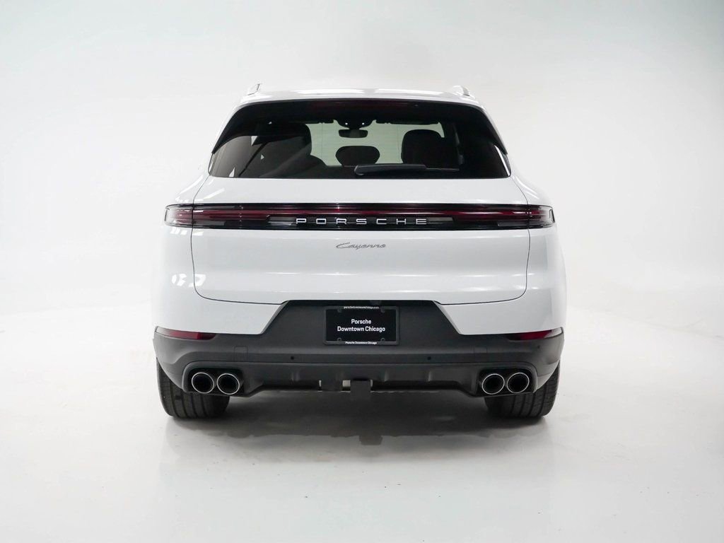 Used 2025 Porsche Cayenne image 11