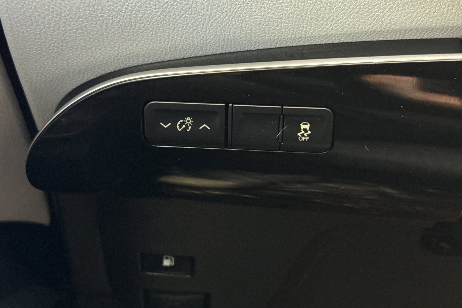 Used 2016 Toyota Prius Two FWD image 36