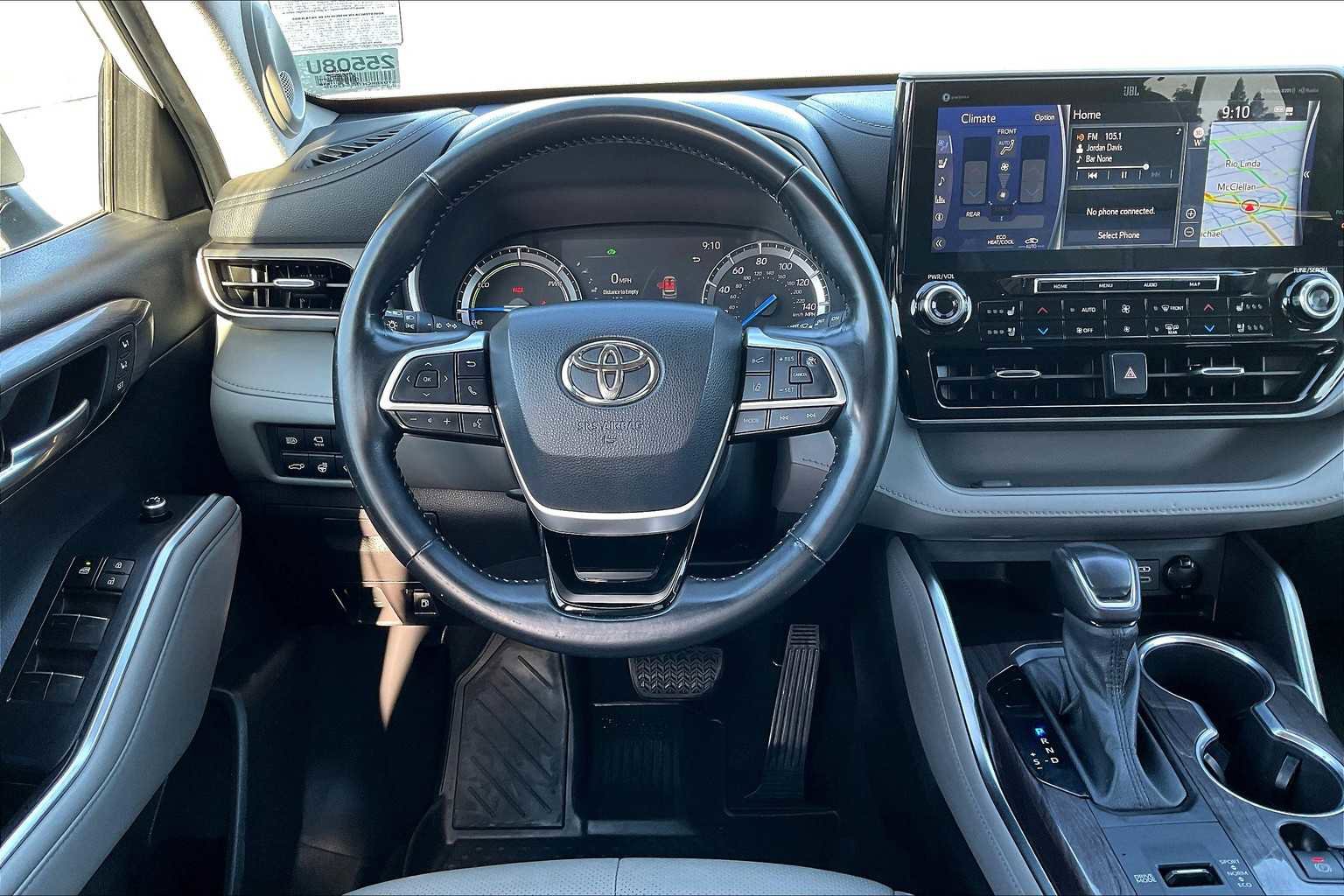 Used 2022 Toyota Highlander Limited image 8