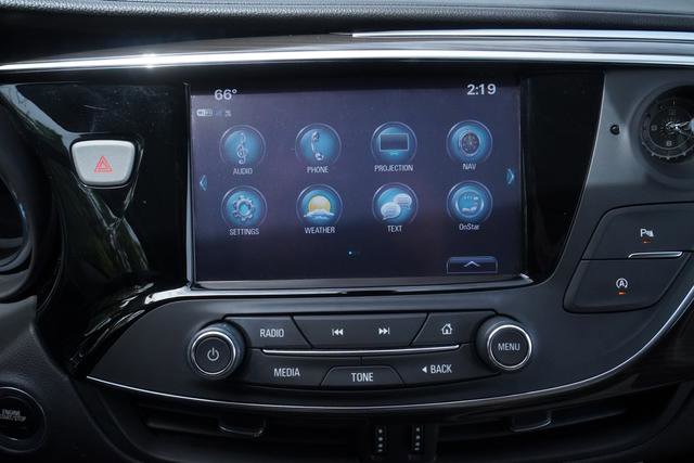 Used 2020 Buick Envision Essence w/ Experience Buick Package image 18