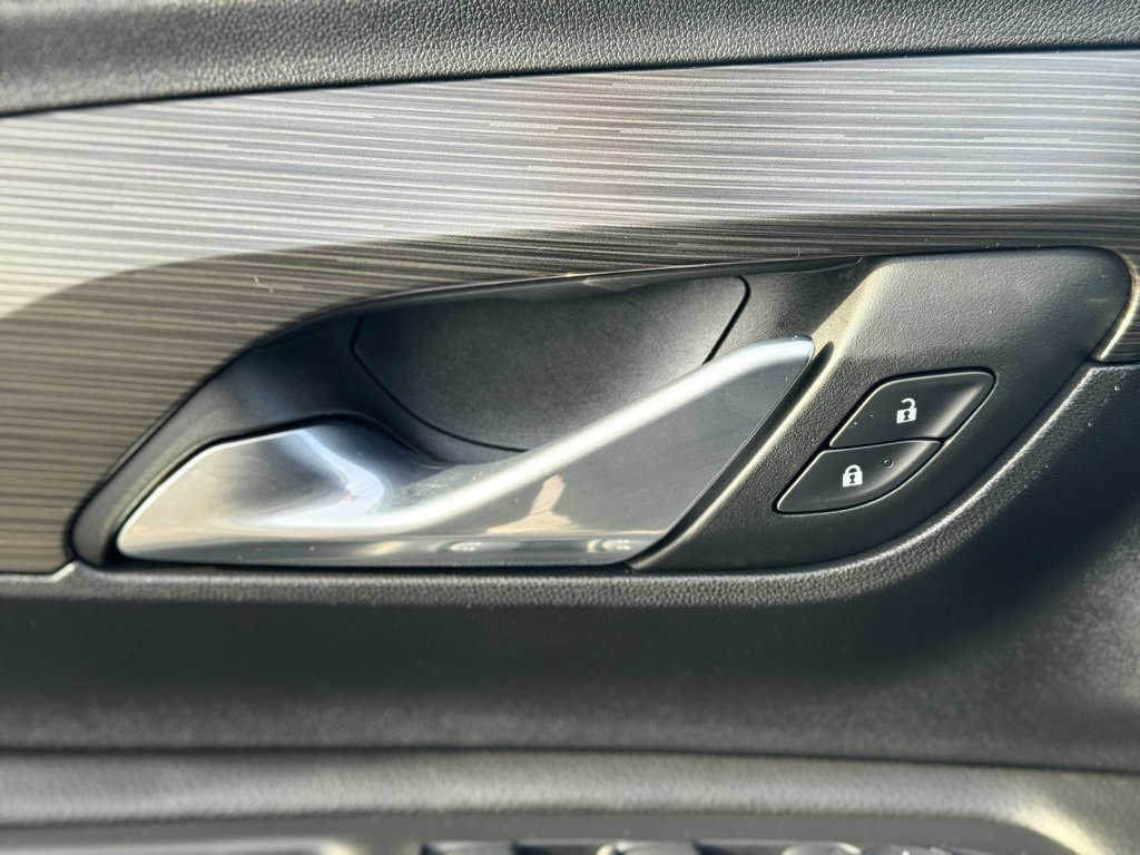 Used 2024 GMC Terrain SLE image 24