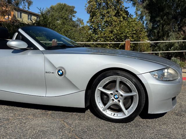 Used 2006 BMW Z4 3.0si image 18