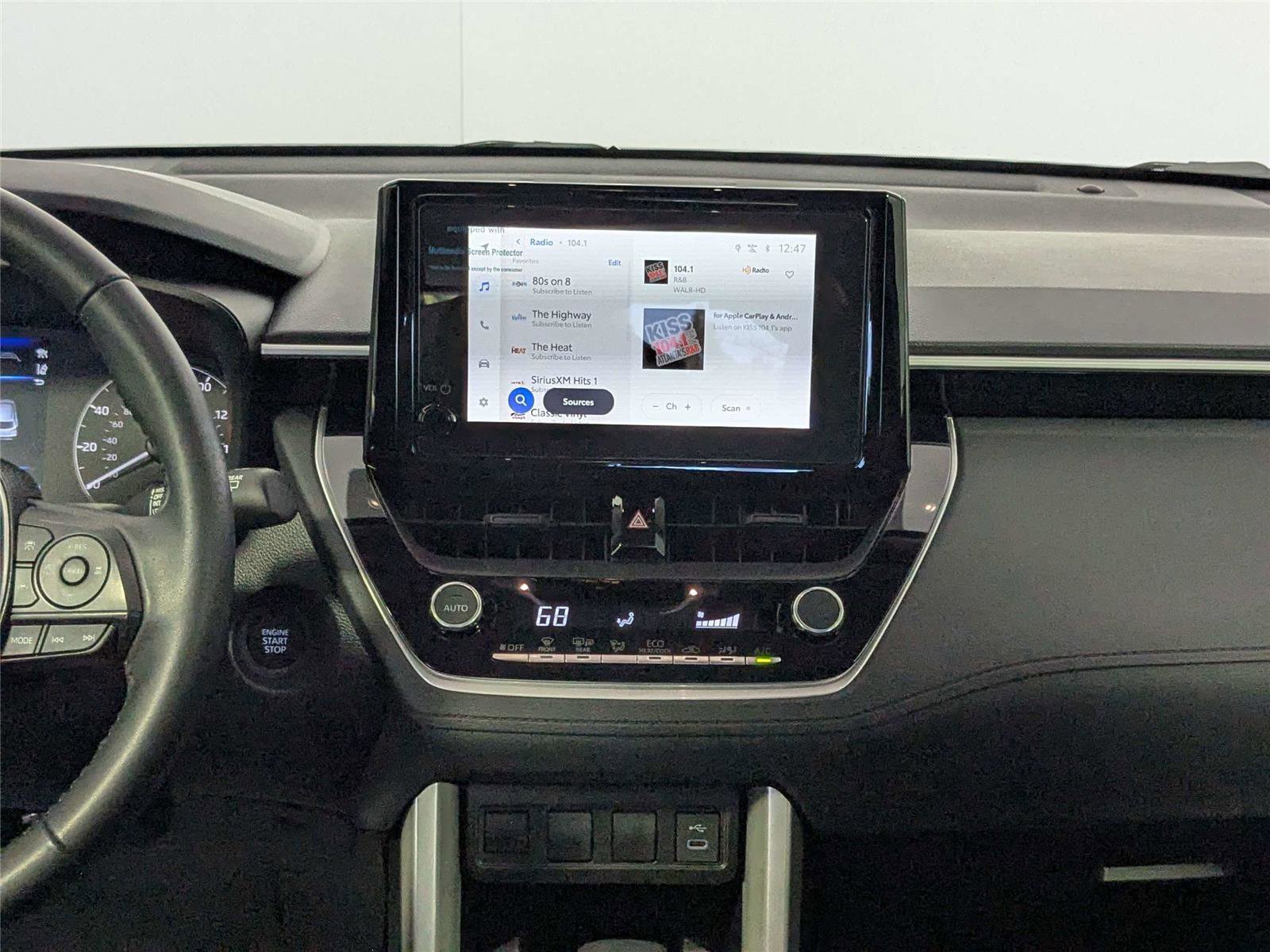 Certified 2025 Toyota Corolla Cross LE image 33