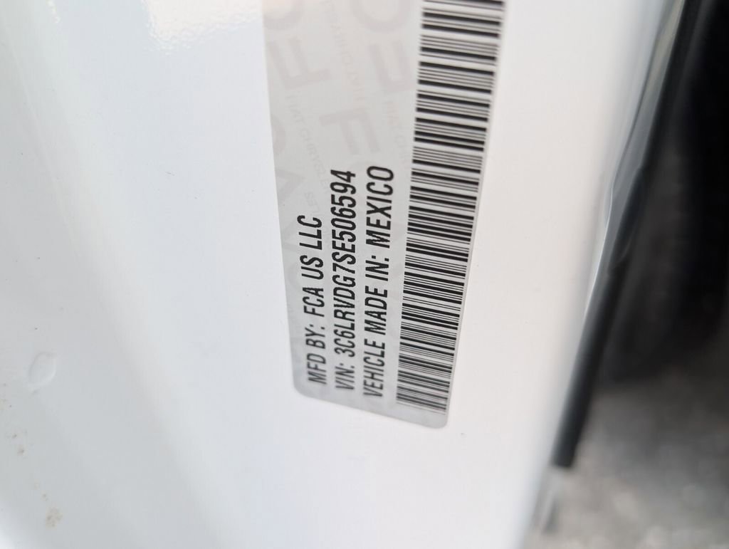 Used 2025 RAM ProMaster 2500 w/ Convenience Group FWD image 18
