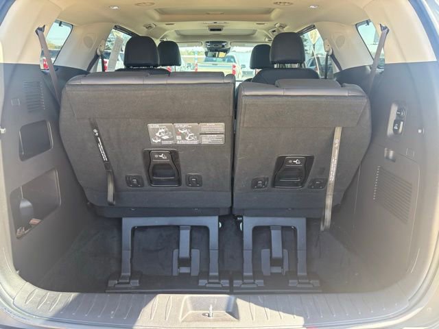 Used 2026 Kia Carnival SX w/ SX Dark Edition Package image 10