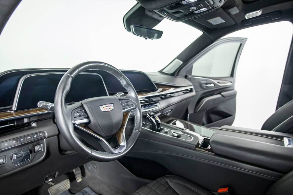 Used 2022 Cadillac Escalade Sport Platinum w/ Heavy-Duty Trailer Package AWD/4WD image 32