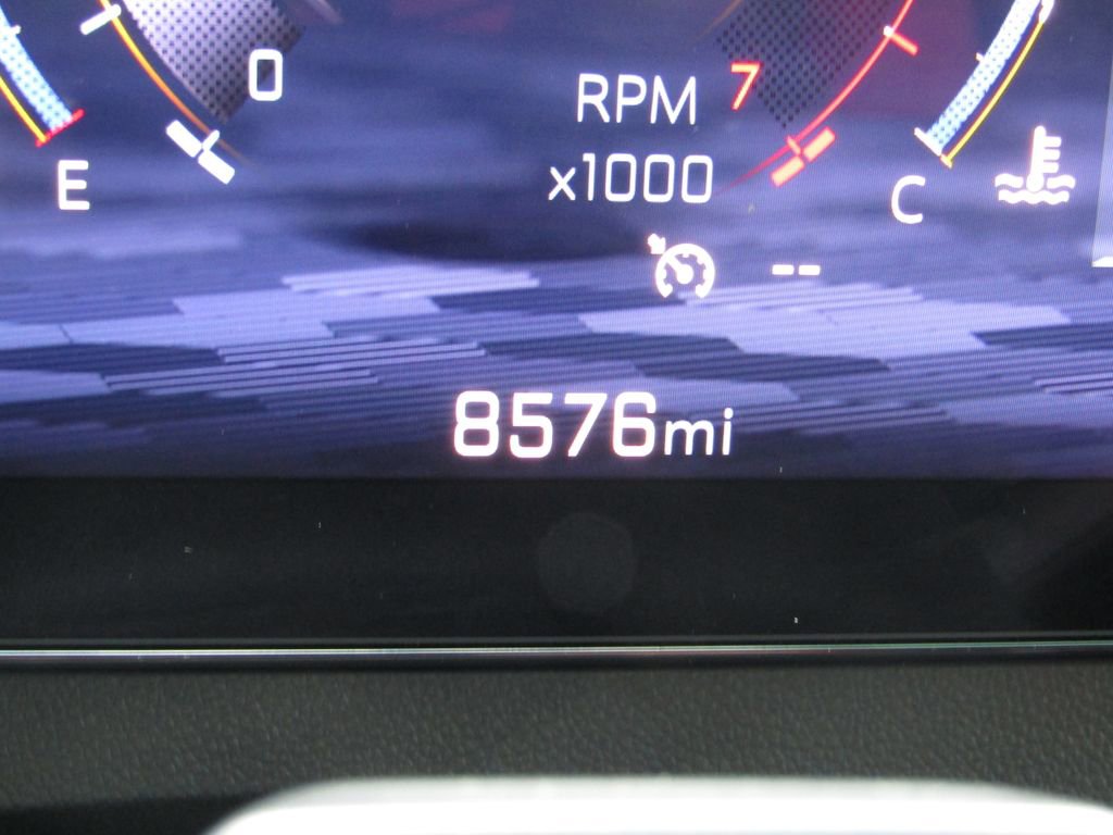 Used 2024 Chevrolet Traverse RS image 34